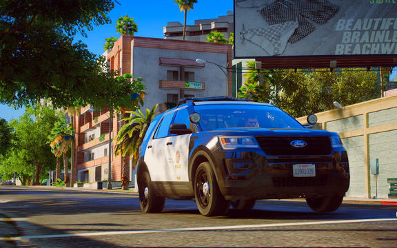 LSPD Ford Explorer на улицах Лос-Сантоса [1]