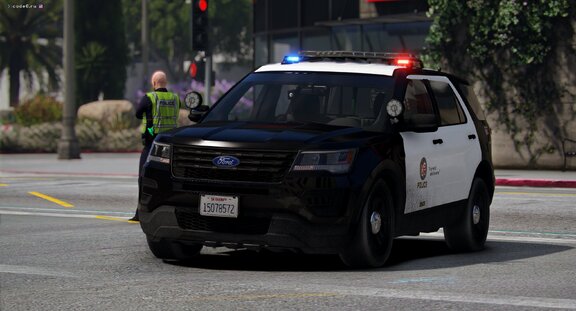 LSPD Ford Explorer on road block