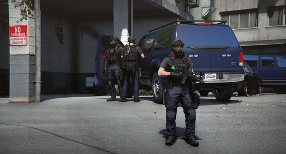LSPD SWAT on barricaded suspect incident