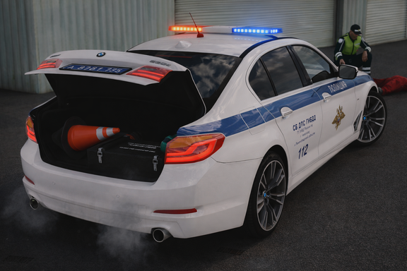 Пока для одних это просто мигалки, для других — знак, что помощь и закон уже на месте.